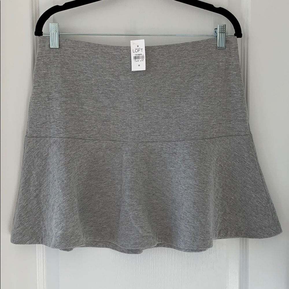 NWT Loft Gray Flippy Skirt Size Medium